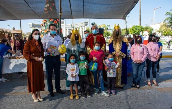El Republicano Ayuntamiento agradece la participación de las familias vallehermosenses en la Caravana por el «Día de los Reyes Magos».