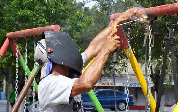 REPARA GOBIERNO DE RÍO BRAVO JUEGOS INFANTILES EN PLAZA IGNACION ZARAGOZA