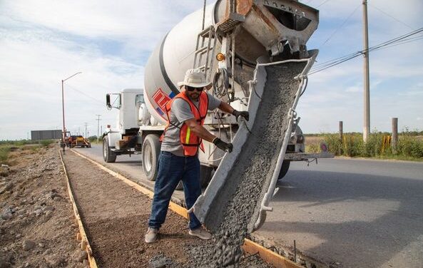 ARRANCA MUNICIPIO CONSTRUCCIÓN DE ACERAS EN BRECHA 112; TRANSEÚNTES TENDRÁN SEGURIDAD AL CAMINAR