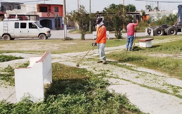 REALIZA GOBIERNO DE RÍO BRAVO MEGA-BRIGADA DE REHABILITACIÓN DE PARQUES EN LAS BRISAS 2; LOS PORTALES Y PRADERAS DEL SOL