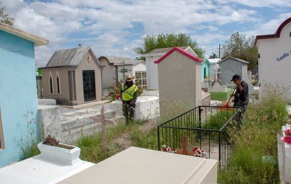 El Departamento de Limpieza Pública de Valle Hermoso, lleva a cabo trabajos de mantenimiento y limpieza en el panteón nuevo