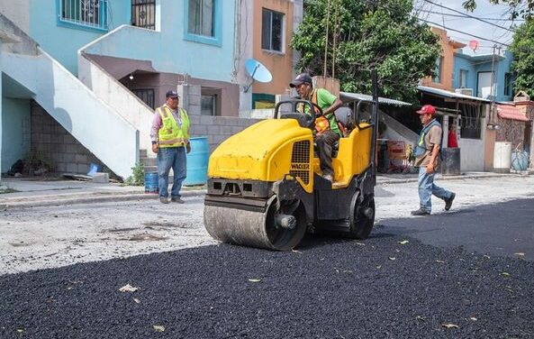 ATIENDE MUNICIPIO PETICIÓN DE BACHEO EN INFONAVIT LA SAUTEÑA