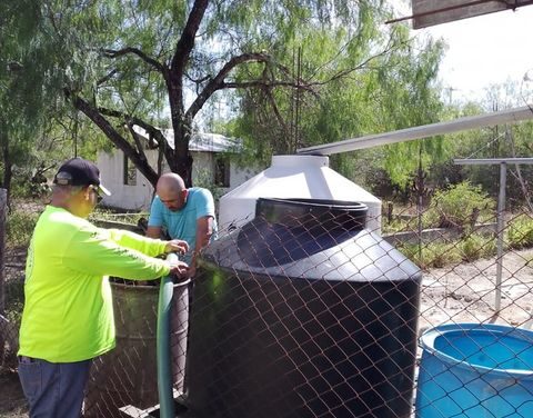 COLONIA DEL BOSQUE, CUENTA CON ABASTO CONSTANTE DE AGUA POR GOBIERNO DE RÍO BRAVO