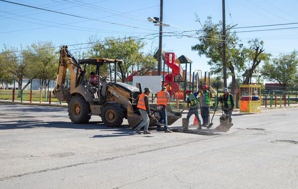 BACHEO SIGUE ADELANTE EN CALLE IGNACIO LÓPEZ RAYÓN