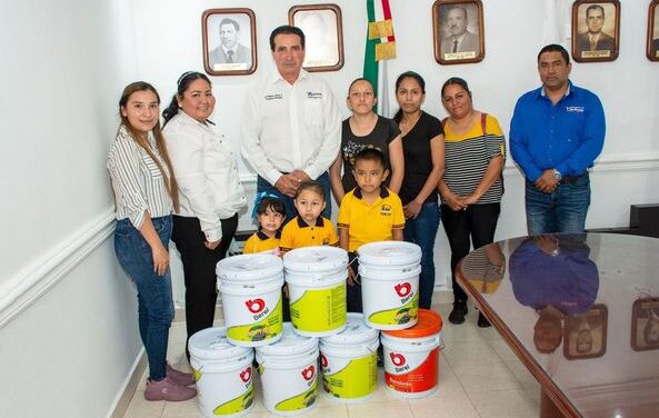 Más apoyos entregados a instituciones educativas de diferentes niveles educativos del Ejido Altamirano de Valle Hermoso.