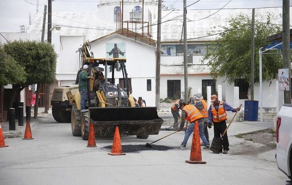 MUNICIPIO DE RIO BRAVO REALIZA BACHEO EN COLONIA PUPULAR