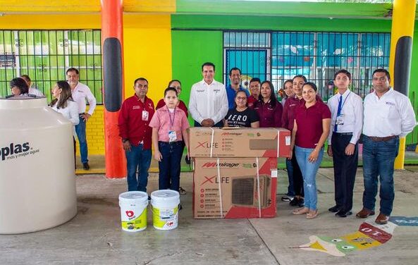 El Presidente Municipal, Dr. Alberto Alanis Villarreal, visitó el Jardín de Niños Emma Soberón.