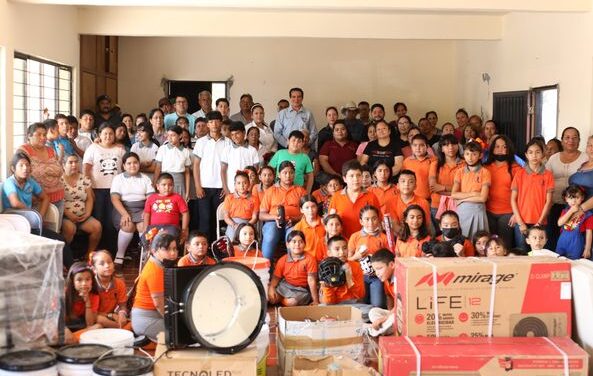 Visita Presidente Municipal, Alberto Alanis Villarreal, el Ejido Ensenada.