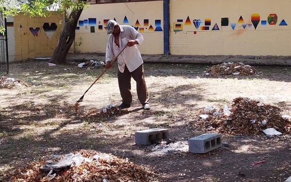 EN VACACIONES, TAMBIÉN SIGUE APOYO DE MUNICIPIO A ESCUELAS