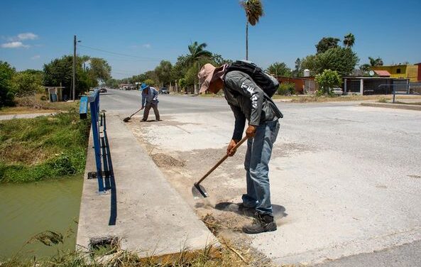 La dirección de Limpieza Pública trabaja continuamente en el mantenimiento de espacios públicos, calles y avenidas de nuestro municipio.