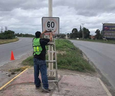 LLEVA MUNICIPIO SEÑALIZACIÓN VIAL A MÁS AVENIDAS Y CALLES PARA MAYOR SEGURIDAD DE AUTOMOVILISTAS Y PEATONES