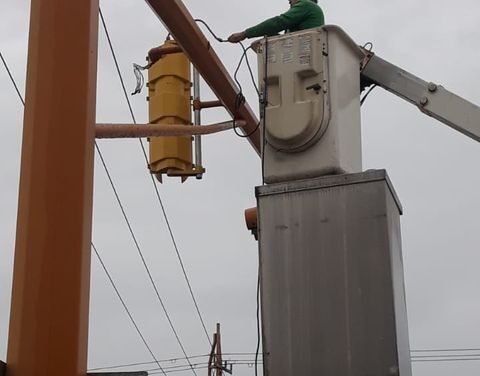 HABILITA MUNICIPIO NUEVO MÓDULO DE SEMÁFORO EN MADERO Y RÍO CORONA