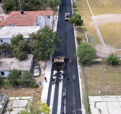 SE LLEVA A CABO LA PAVIMENTACIÓN, DE LA CALLE 15 DESDE LA PAPALOAPAN HASTA LAURELES