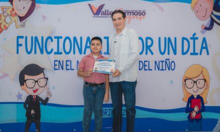 El Presidente Municipal, Dr. Alberto Alanís Villarreal, llevó a cabo con gran entusiasmo la actividad «Funcionario por un Día».