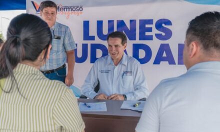 El Presidente Municipal, Dr. Alberto Alanis Villarreal, atendió personalmente a los habitantes del municipio
