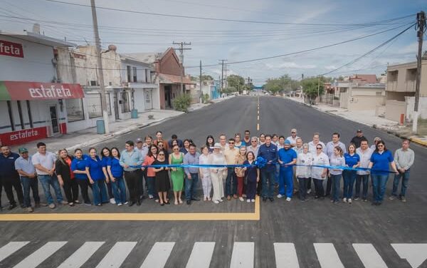 INAUGURA EL PRESIDENTE MUNICIPAL PAVIMENTACIÓN DE LA CALLE MORELOS ENTRE AV. LAZARO CARDENAS Y CALLE 5 DE FEBRERO.