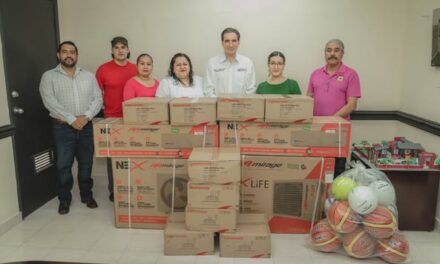 DR. ALBERTO ALANIS VILLARREAL ENTREGA APOYOS A INSTITUCIONES EDUCATIVAS DE VALLE HERMOSO