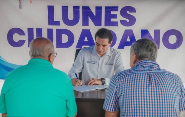 EL PRESIDENTE MUNICIPAL SIGUE ESCUCHANDO AL PUEBLO CON EL PROGRAMA DEL LUNES CIUDADANO ESCUCHANDO Y RESOLVIENDO