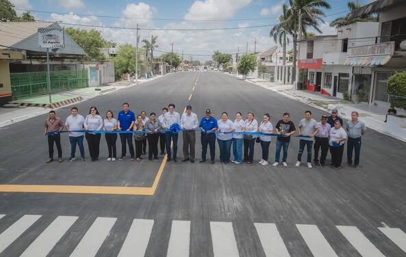 EL PRESIDENTE MUNICIPAL INAUGURA LA CALLE MADERO EN LA ZONA CENTRO