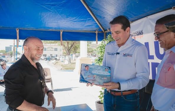 DR. ALBERTO ALANIS VILLARREAL RECIBE RECONOCIMIENTO POR PARTE DEL “GRUPO ANAHUAC”