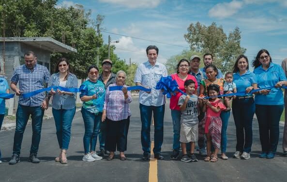 EL PRESIDENTE MUNICIPAL INAUGURA IMPORTANTE PAVIMENTACIÓN