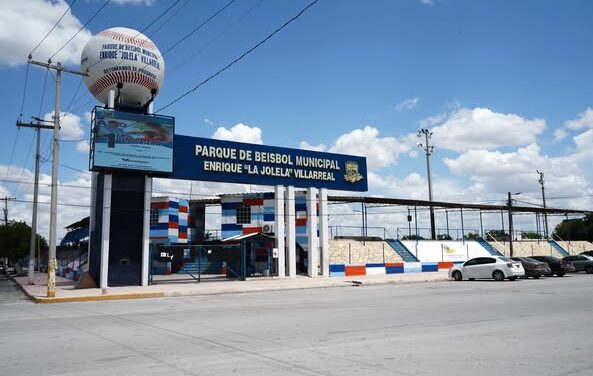 EL PRESIDENTE MUNICIPAL, DR. ALBERTO ALANÍS VILLARREAL, IMPULSA LA MODERNIZACIÓN DEL PARQUE DE BÉISBOL ENRIQUE «JOLELA» VILLARREAL