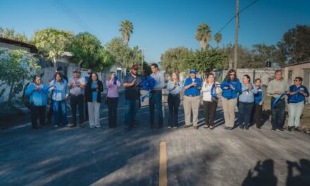 EL PRESIDENTE MUNICIPAL DR. ALBERTO ALANÍS VILLARREAL INAUGURA LA CALLE PRIVADA RÍO BRAVO ENTRE CALLE COAHUILA Y BRECHA 118 EN LA COL. VICENTE GUERRERO 