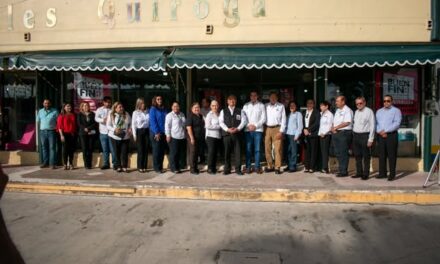 EL PRESIDENTE MUNICIPAL DA INICIO AL BUEN FIN EN MUEBLERÍA QUIROGA 