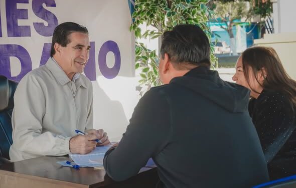 EL PRESIDENTE MUNICIPAL, DR. ALBERTO ALANIS VILLARREAL, CONTINÚA ESCUCHANDO DE CERCA A LA CIUDADANÍA