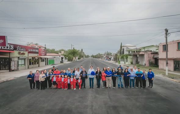 EL PRESIDENTE MUNICIPAL INAUGURA LA PAVIMENTACIÓN DE LA CALLE TAMAULIPAS Y 5 DE FEBRERO, ZONA CENTRO