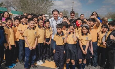 DR. ALBERTO ALANIS VILLARREAL INAUGURA PAVIMENTACIÓN QUE UNE COLONIAS Y FORTALECE EL CAMINO A LA EDUCACIÓN
