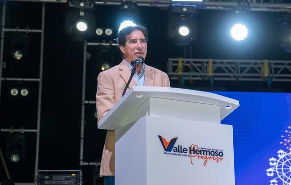 Magna Clausura por nuestro Presidente Municipal, Dr. Alberto Alanis Villarreal de las fiestas por el 87 Aniversario