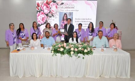 RECONOCEN AL DR. ALBERTO ALANÍS POR TODO EL APOYO BRINDADO DE MANERA PERMANENTE A LOS JARDINES DE NIÑOS