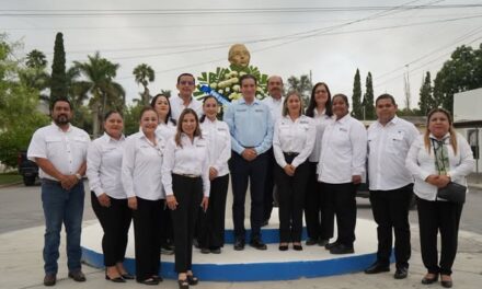 En el marco de la conmemoración del 164° Aniversario de la Batalla de Puebla, nuestro Presidente Municipal, Dr. Alberto Alanís Villarreal, llevó a cabo la colocación de una ofrenda floral en el monumento al General Ignacio Zaragoza.
