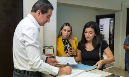 Como cada lunes, Nuestro Presidente Municipal, Dr. Alberto Alanis Villarreal llevó a cabo con gran éxito una nueva jornada de Lunes Ciudadano, reafirmando su compromiso de mantenerse cercano a la gente y atender de manera directa sus necesidades.