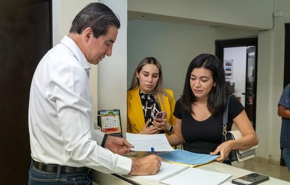 Como cada lunes, Nuestro Presidente Municipal, Dr. Alberto Alanis Villarreal llevó a cabo con gran éxito una nueva jornada de Lunes Ciudadano, reafirmando su compromiso de mantenerse cercano a la gente y atender de manera directa sus necesidades.