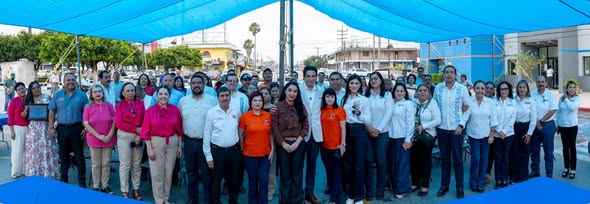 Nuestro Presidente Municipal, Dr. Alberto Alanis Villarreal, llevó a cabo la entrega de los premios del tradicional sorteo por el Día del Maestro, el pasado viernes 15 de mayo mediante el Sorteo Especial 312 de la Lotería Nacional.