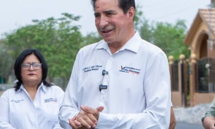 El Presidente Municipal, Dr. Alberto Alanis Villarreal, inaugura las pavimentaciones de las Calles: Priv. Río Bravo y Calle Roberto García.