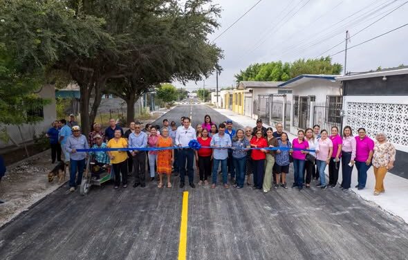 El Presidente Municipal, Dr. Alberto Alanís Villarreal, inauguró la pavimentación de la Calle Chiapas de Calle Madero a Carretera 82